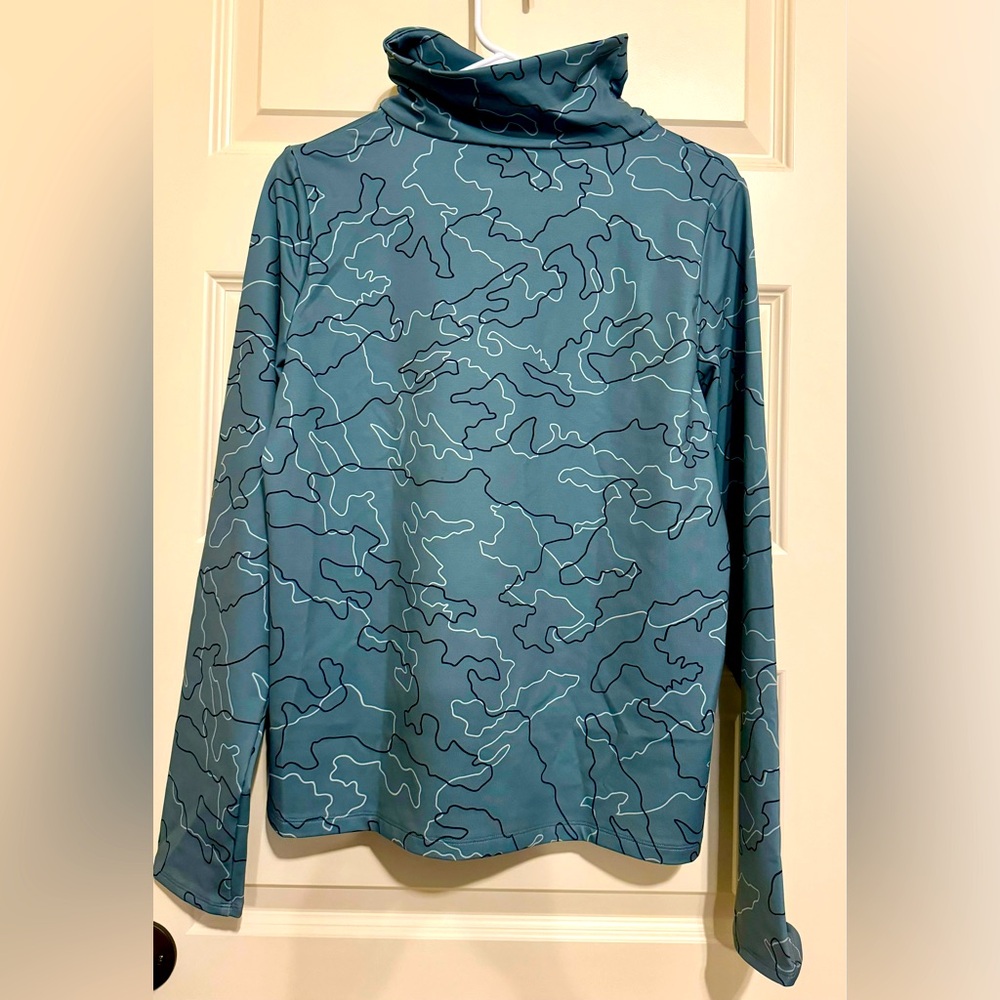Under Armour Women’s Cold Weather Funnel Neck Long Sleeve Green Camo Pattern Med